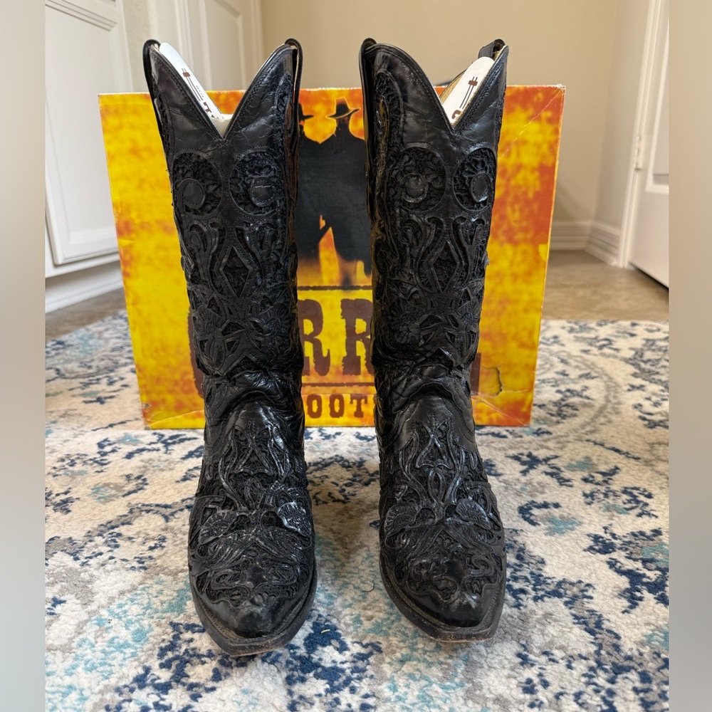 Black Corral Cowgirl Boots with lace inset design with upgraded insoles.